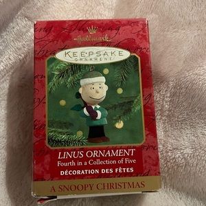 Linus Hallmark Ornament. A Snoopy Christmas